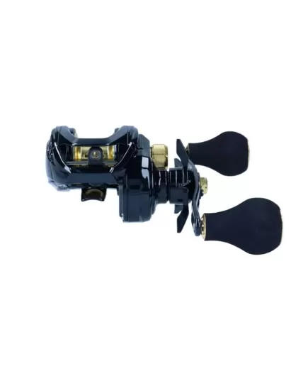 Daiwa Preed 150L – baitcasting μηχανισμός για vertical ψάρεμα – κοντινό στη χειρολαβή