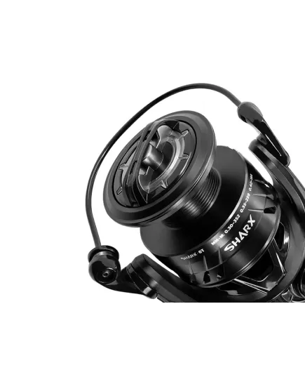 Delphin Sharx μηχανισμός ψαρέματος – κοντινό στη μπομπίνα